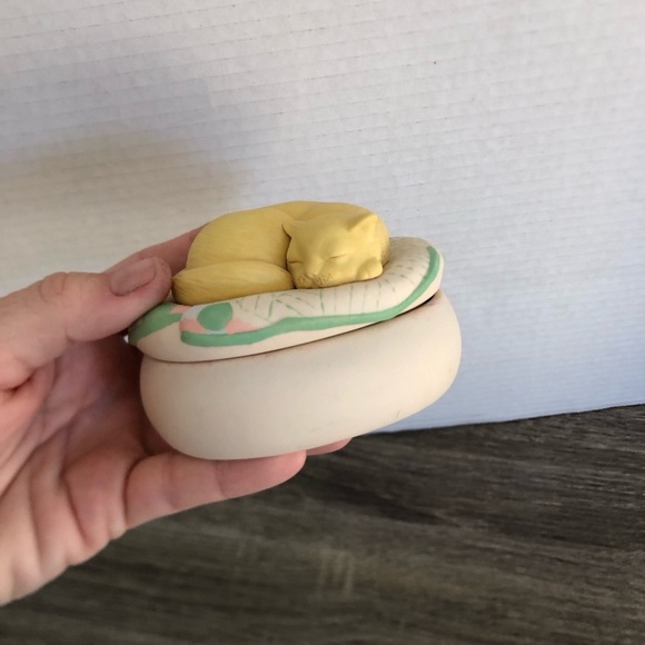 Vtg Hallmark Sleeping Cat Trinket Box - Picture 10 of 15